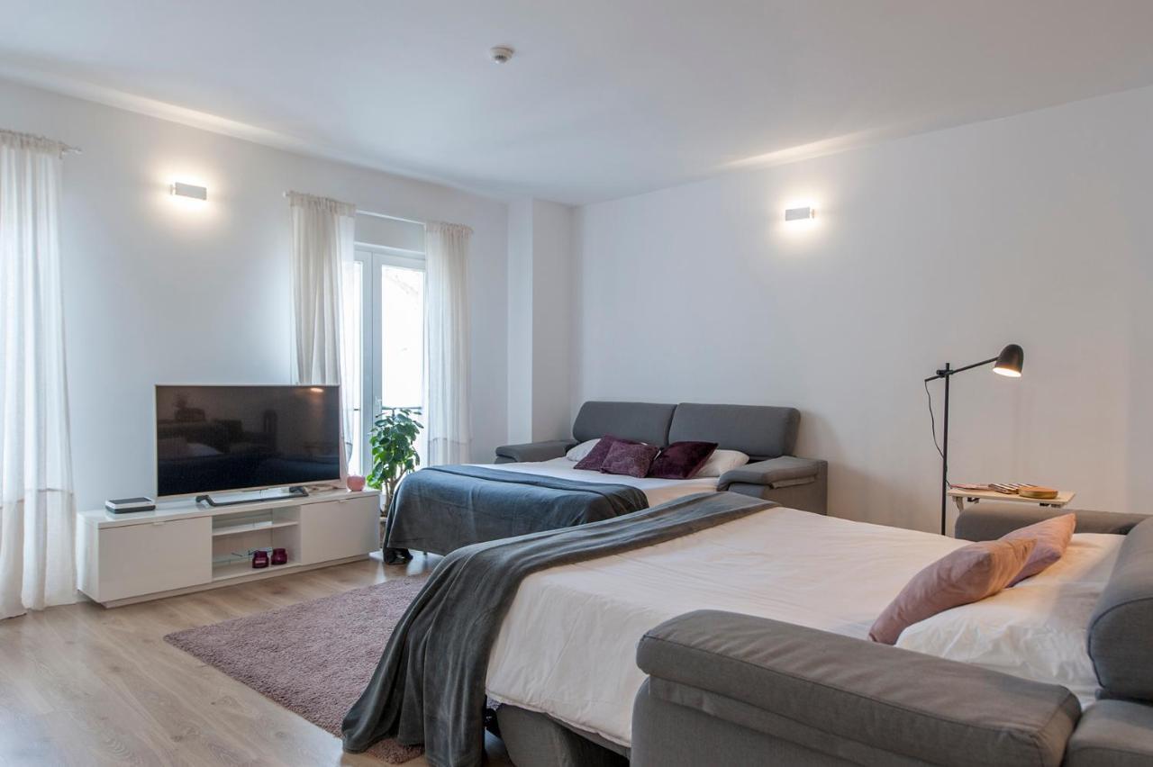Appartement Hellenhost - Gran Via à Madrid Extérieur photo